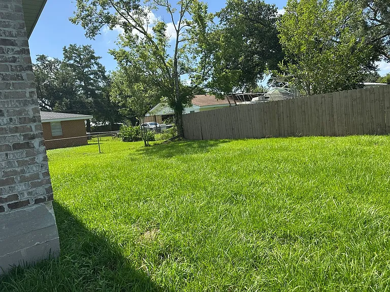 1406 Memory Ln — Photo 5