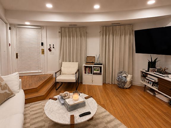 3rd image of 1716 S St NW #S-b
