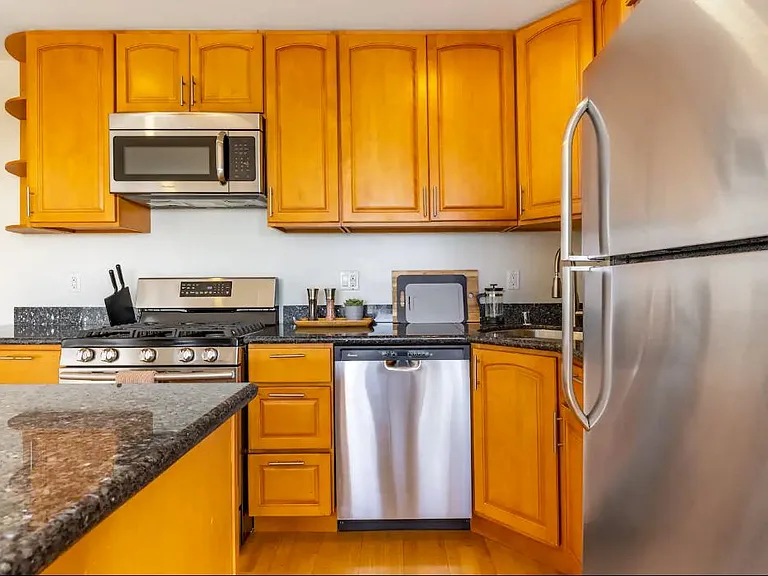 2690 Great Hwy #206 — Photo 6