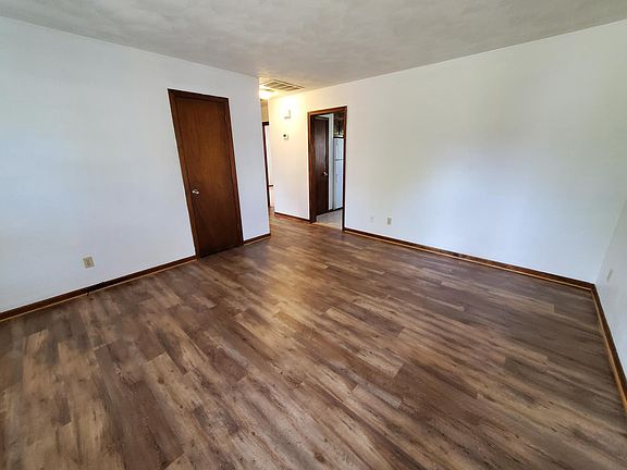 4th image of 312 Christa Dr #A