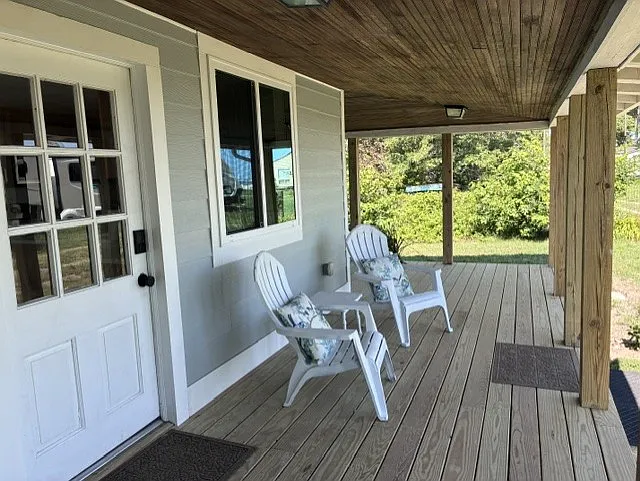 Front porch looking right
