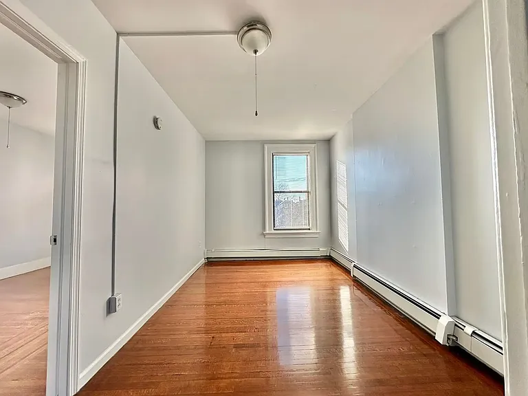 33 Howe St #3L — Photo 8