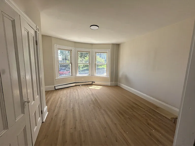 11 Dedford St #1 — Photo 2