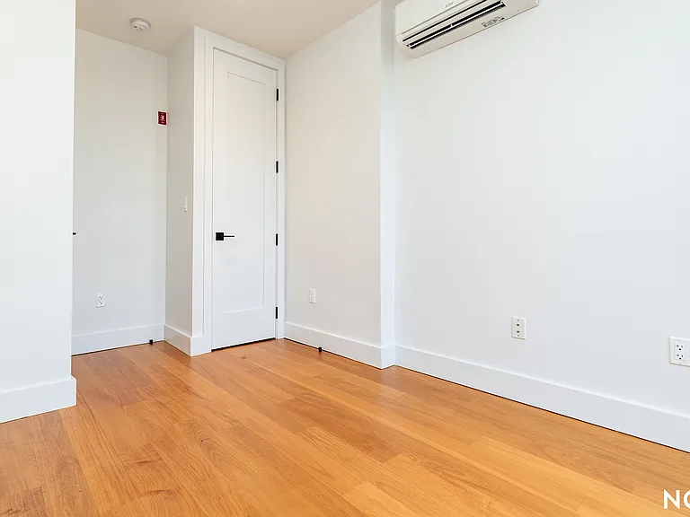 675 E 32nd St #26 — Photo 26