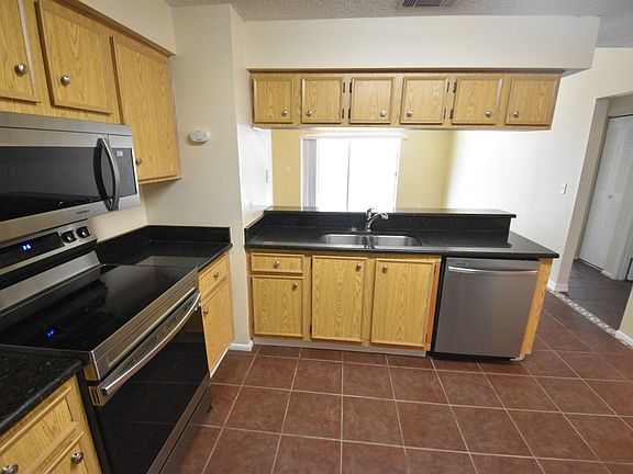 4th image of 1905 Castle Bay Ct