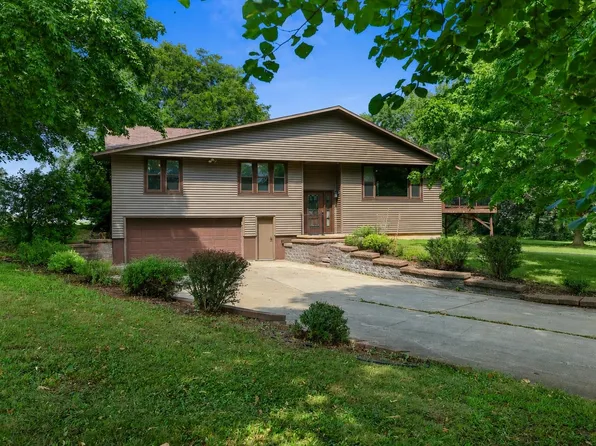 2842 Fairview Rd, Neenah, WI 54956