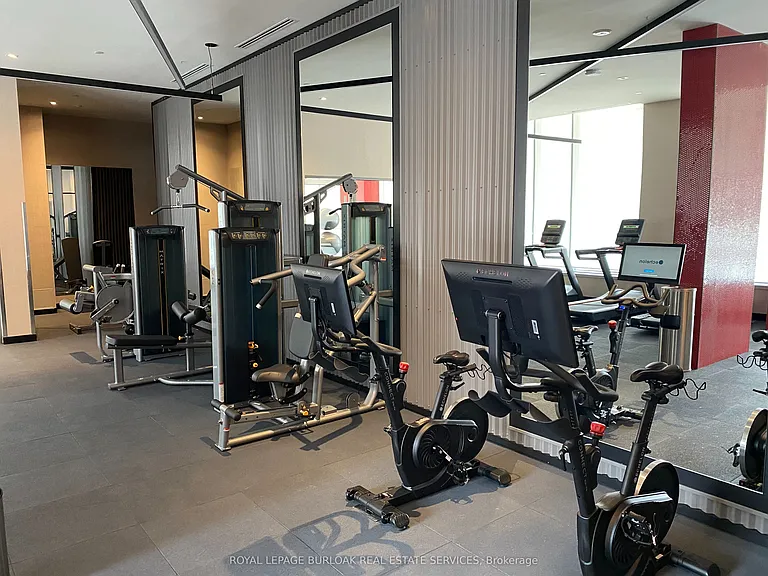 212 King William St E #423 — Photo 31