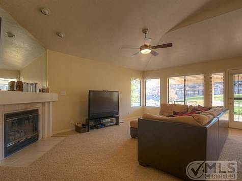 006_Family Room