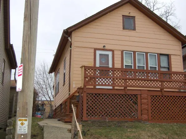 2071 S 5th Pl, Milwaukee, WI 53204