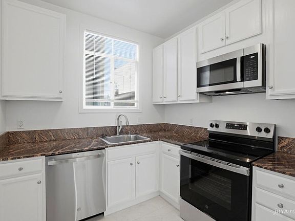 2nd image of 3650 Fillmore St #K201