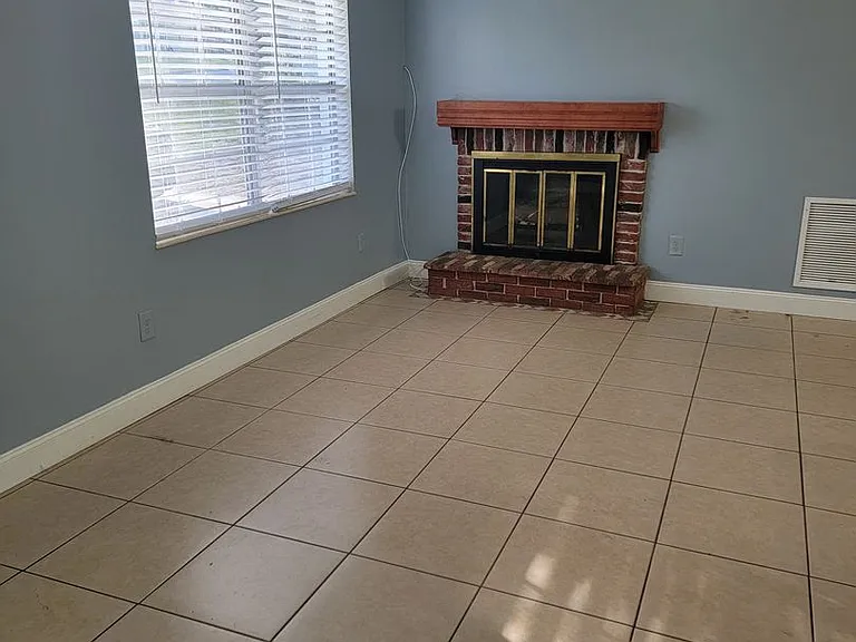 3738 S Apopka Ave — Photo 3