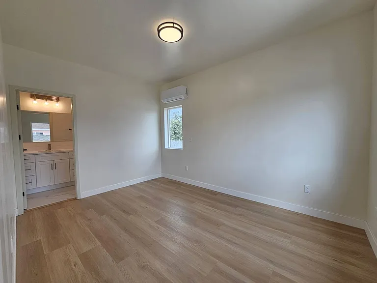 1008 S Bonnie Beach Pl #B — Photo 14