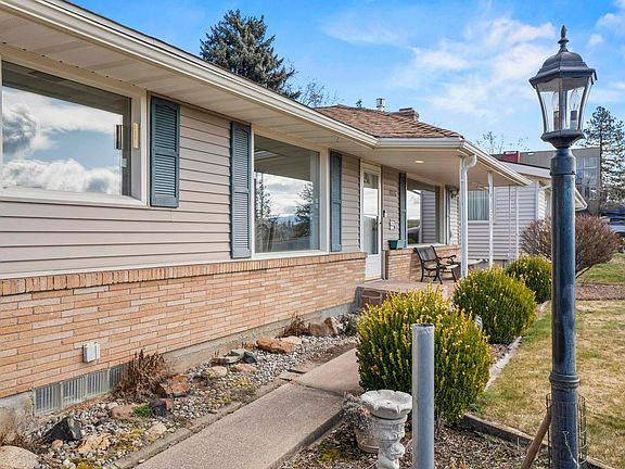 2nd image of 3216 W Riverview Dr