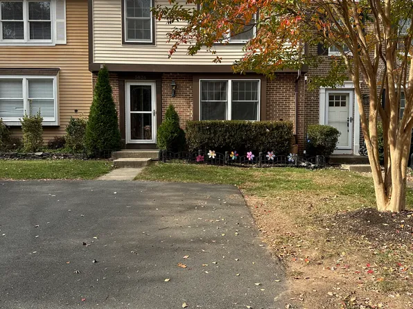 5826 Robins Nest Ln, Burke, VA 22015