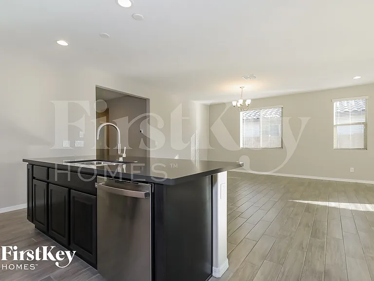 8411 S 164th Dr — Photo 7