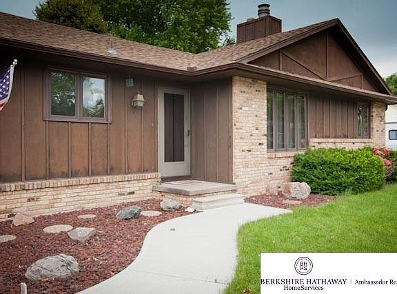 2nd image of 2930 Snead Dr