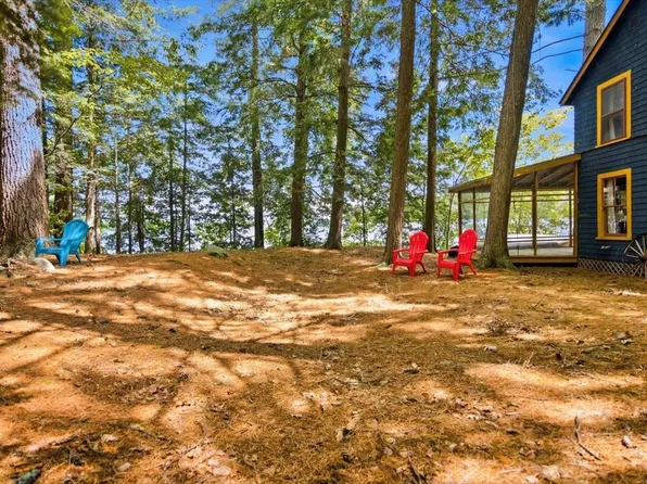 260 Memorial Drive, Winthrop, ME 04364
