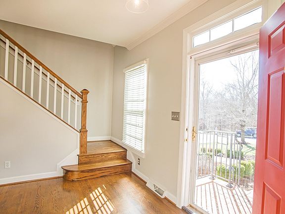 4th image of 224 Honey Tree Ln