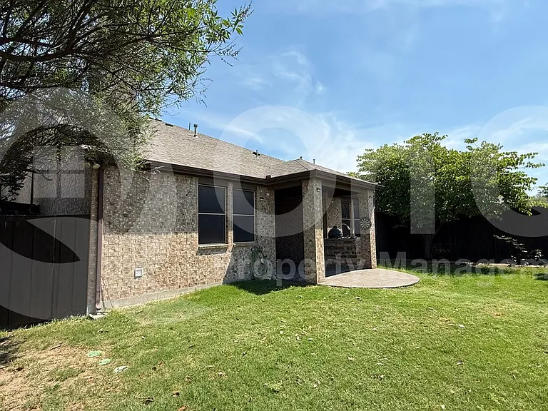 501 Lipizzan Ln — Photo 31