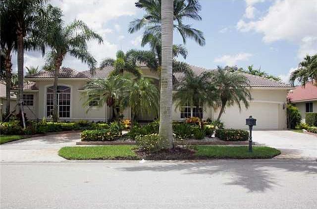 1st image of 2568 Mayfair Ln