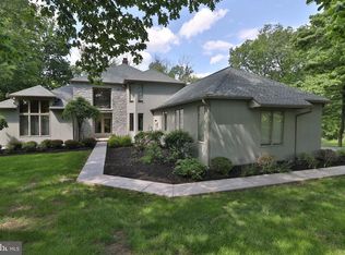 7 Colts Neck Dr, Newtown, PA 18940