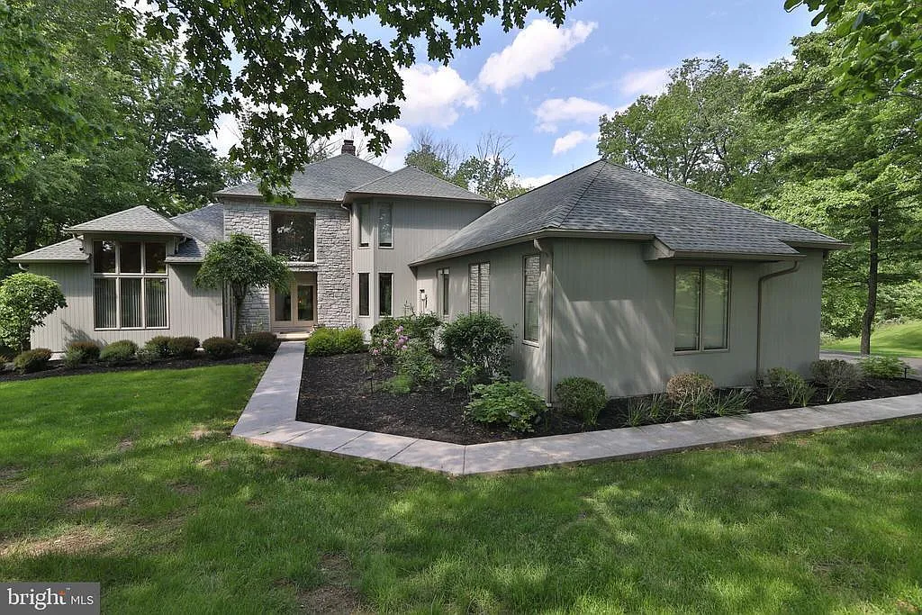 7 Colts Neck Dr photo 1