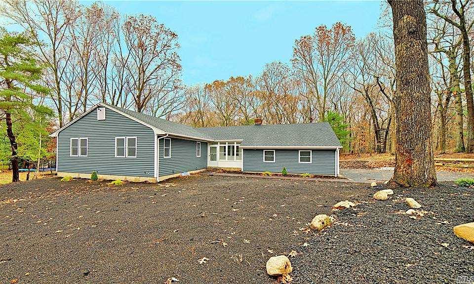 1st image of 9 Greenway Dr