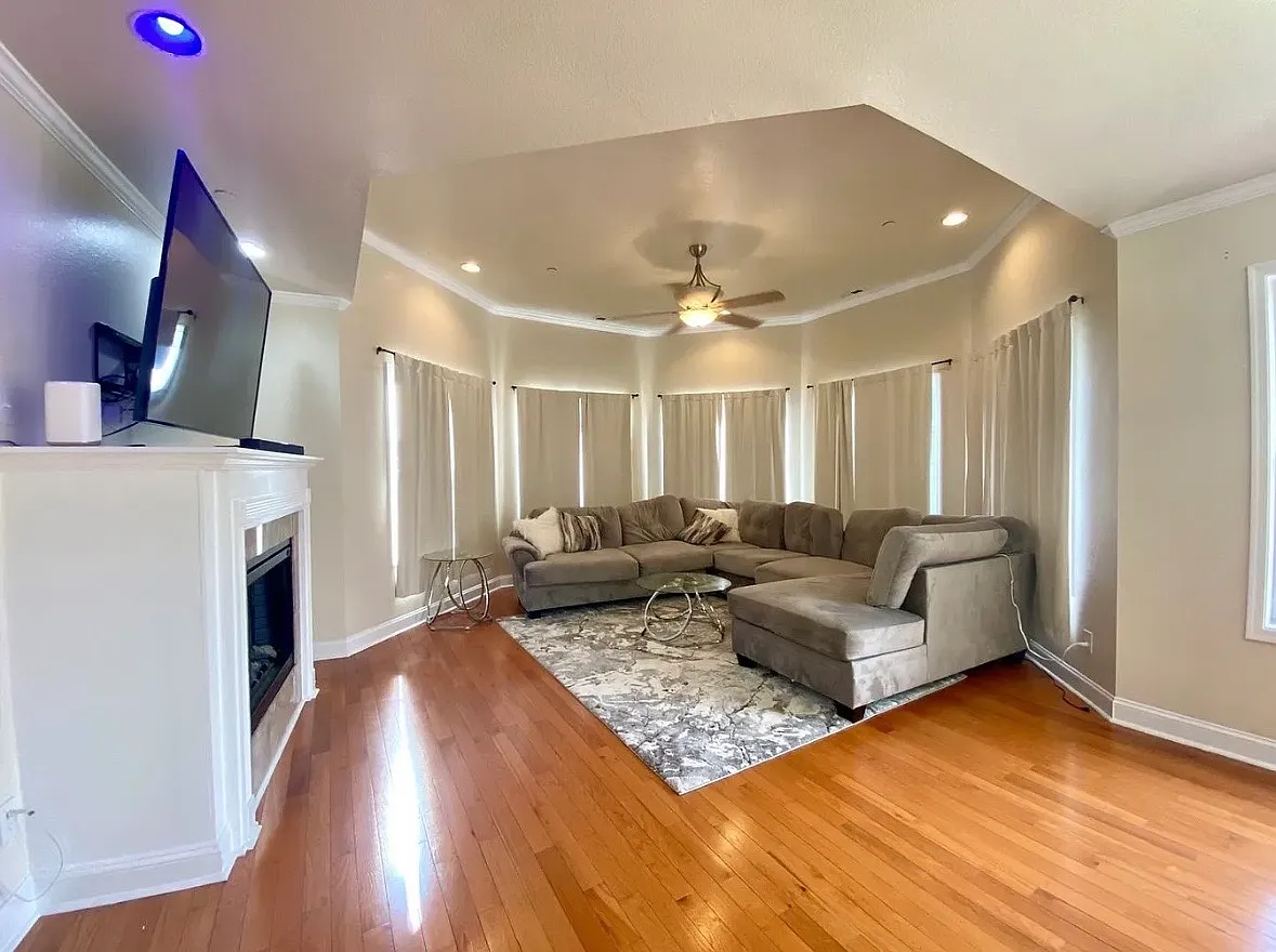 2 bed, 1500 sqft, $1,800 — Photo 3