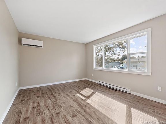 5th image of 21 Shawn Ct