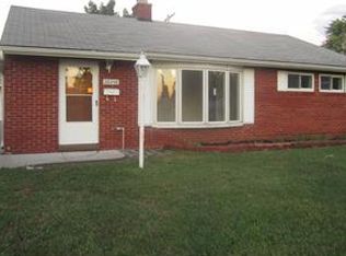 26248 Dale Ct, Roseville, MI 48066