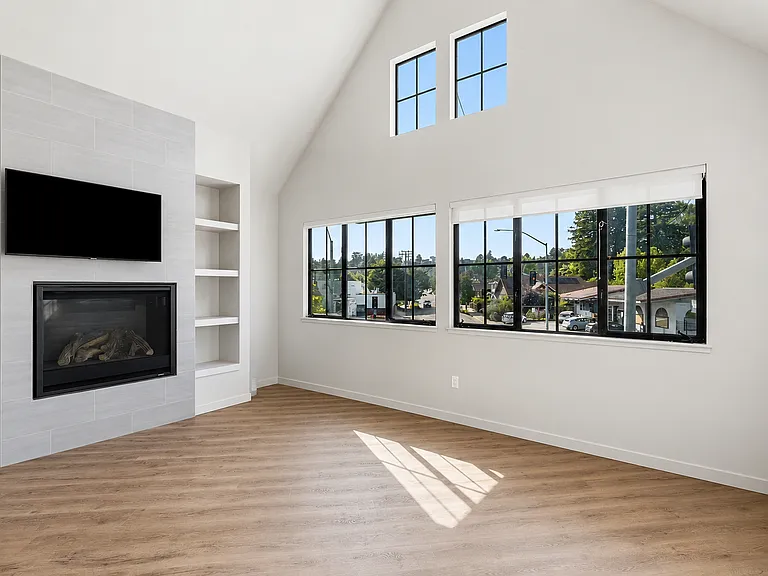 Upscale Westside Living! Spacious 2BD/2BA Above Copal Restaurant — Photo 7