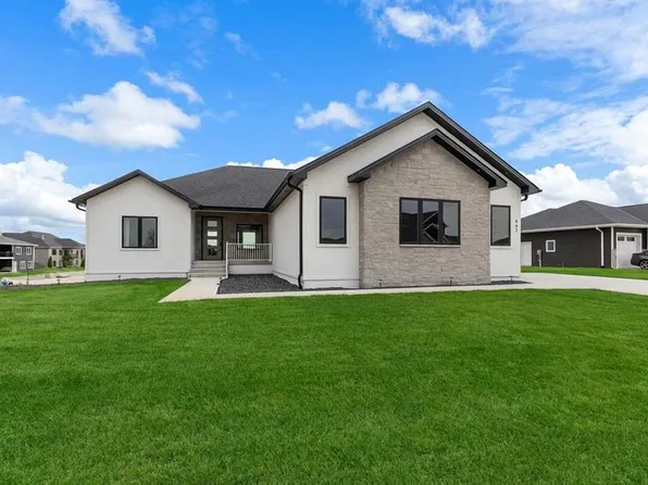 962 S Red Cedar Ln, Columbus, NE 68601