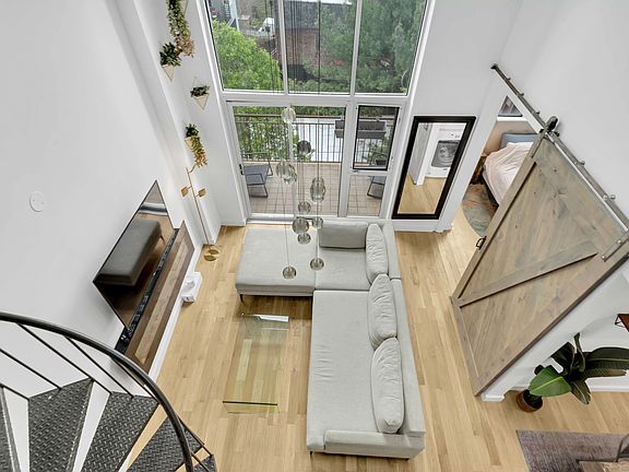 3rd image of 153 Manhattan Ave Penthouse B
