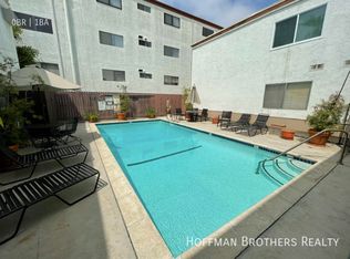 9725 Charnock Ave #17A, Los Angeles, CA 90034