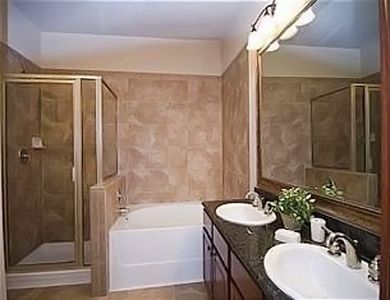 BP4C903-835-master-bathroom