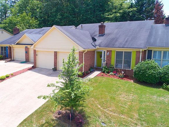 3rd image of 6179 Douglas Manor Ct