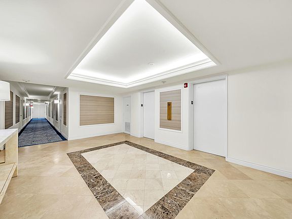 4th image of 250 N Bradley Pl #402