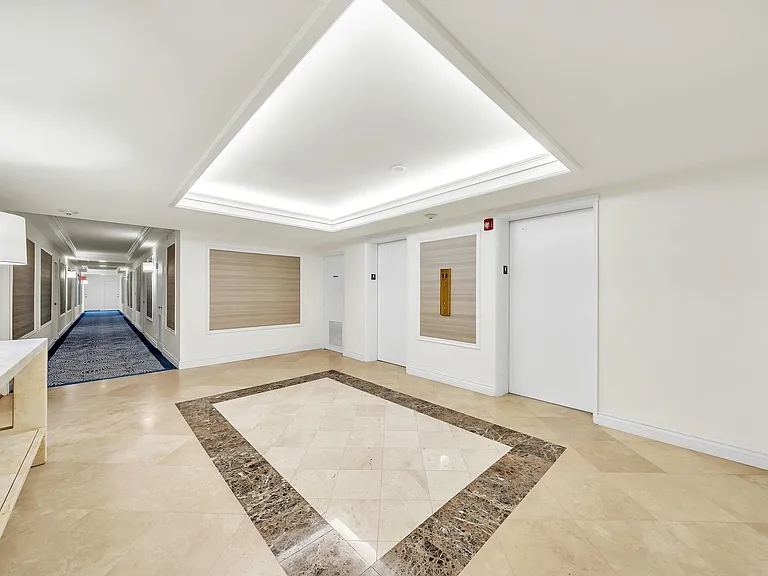 250 N Bradley Pl #402 — Photo 4