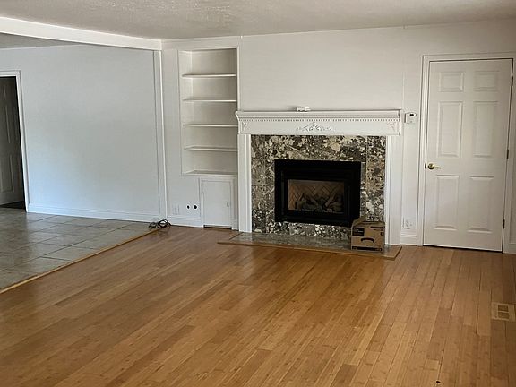 4th image of 1337 Susie Lake Rd