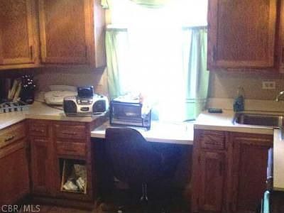 3rd image of 881 Elizabeth Ave