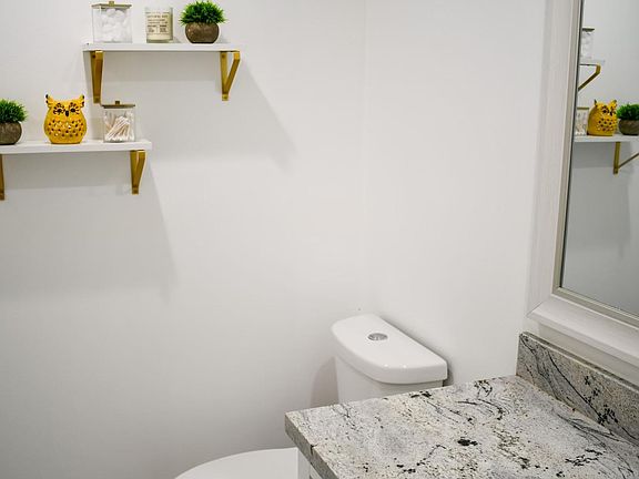 Guest Bathroom downstairs