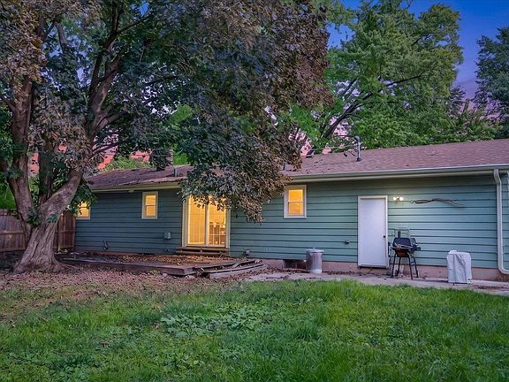 2nd image of 5809 Thrush Ln