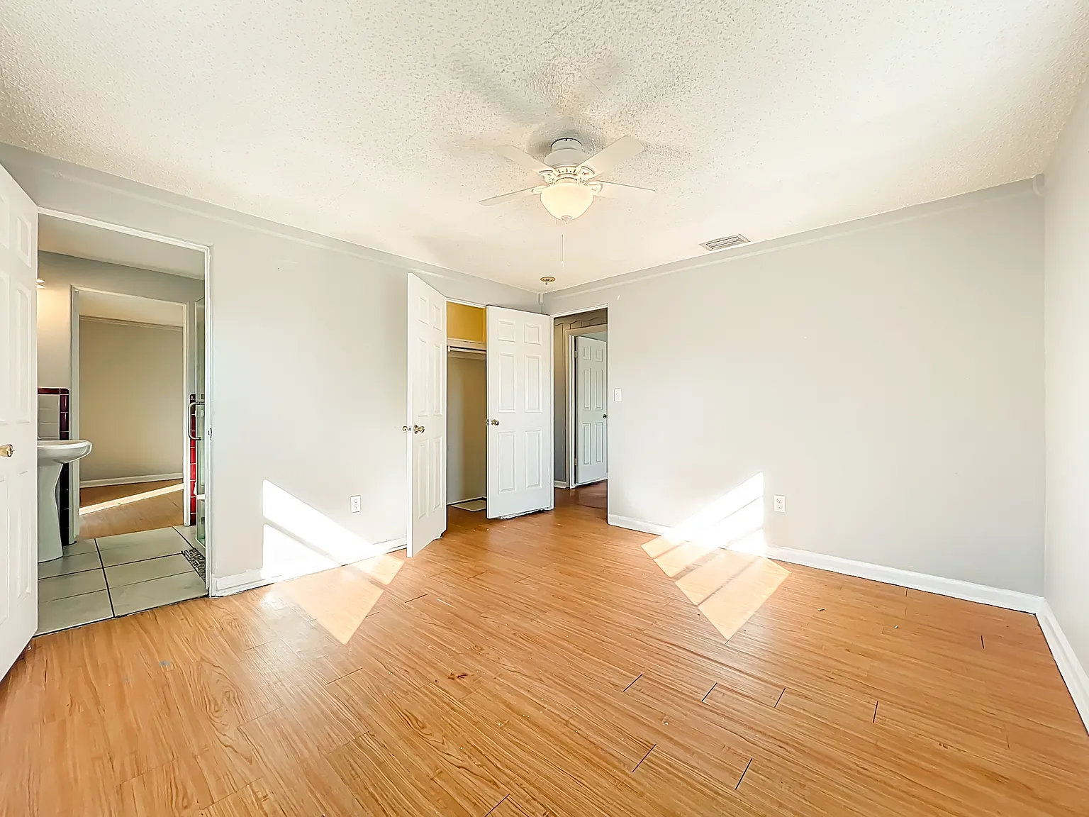 541 East Fee Avenue - 1 — Photo 4