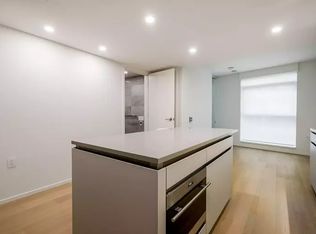 889 Pacific St, Vancouver, BC V6Z2S6