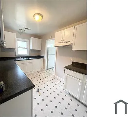 1838 Woodburn Dr — Photo 2