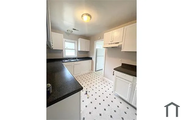 Building Photo - 1838 Woodburn Dr