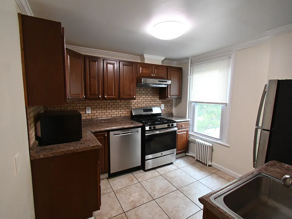 144 Main St #1