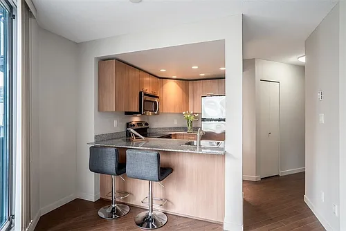1212 Howe St #404 Photo 1