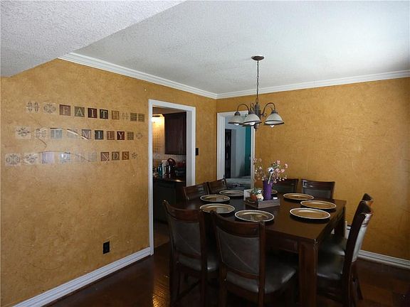 3rd image of 1314 Toyah Creek Ln