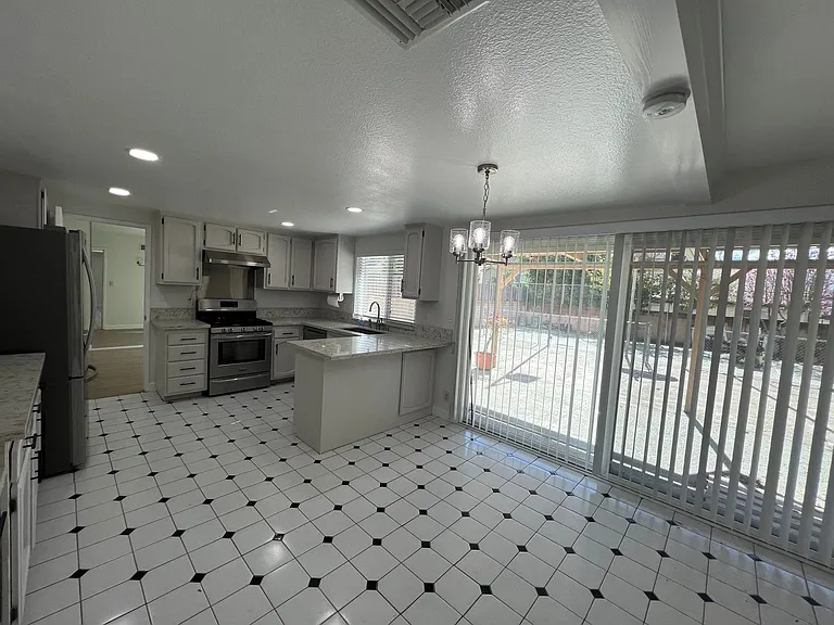 19806 Strathern St — Photo 14